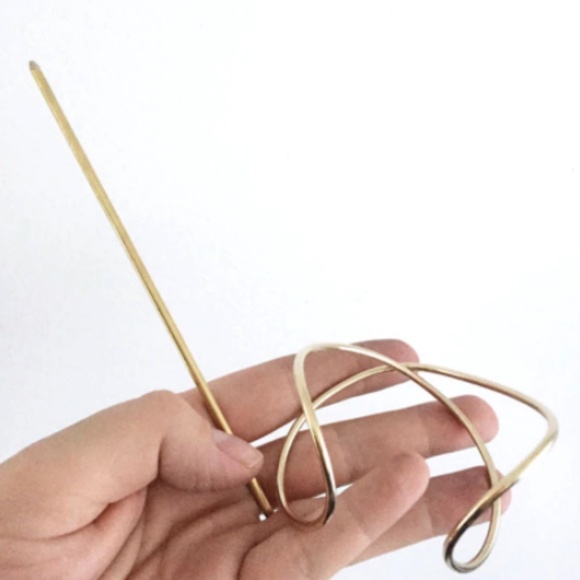 Gold Bun Cage Geometric Hair Holder - Picture 6 of 6